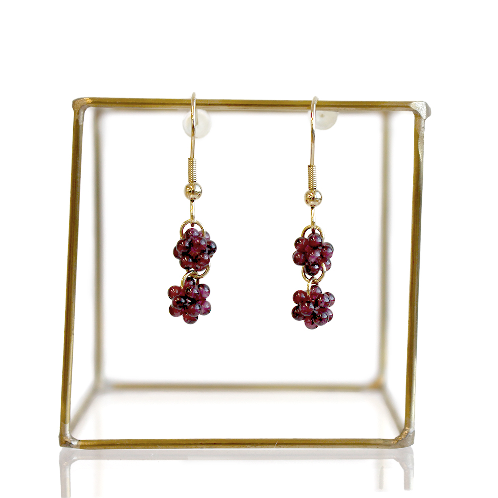 ガーネットピアス