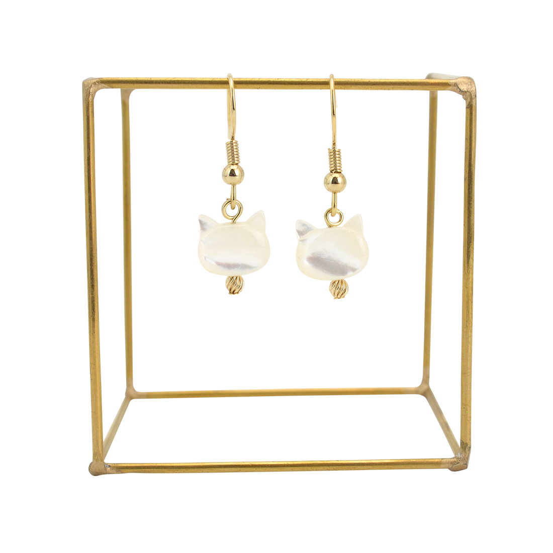 マザーオブパールピアス