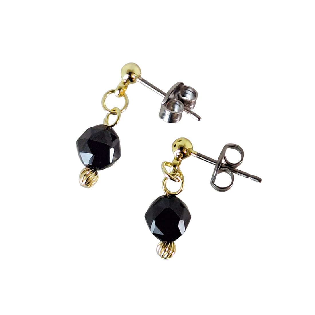ブラックスピネルピアス